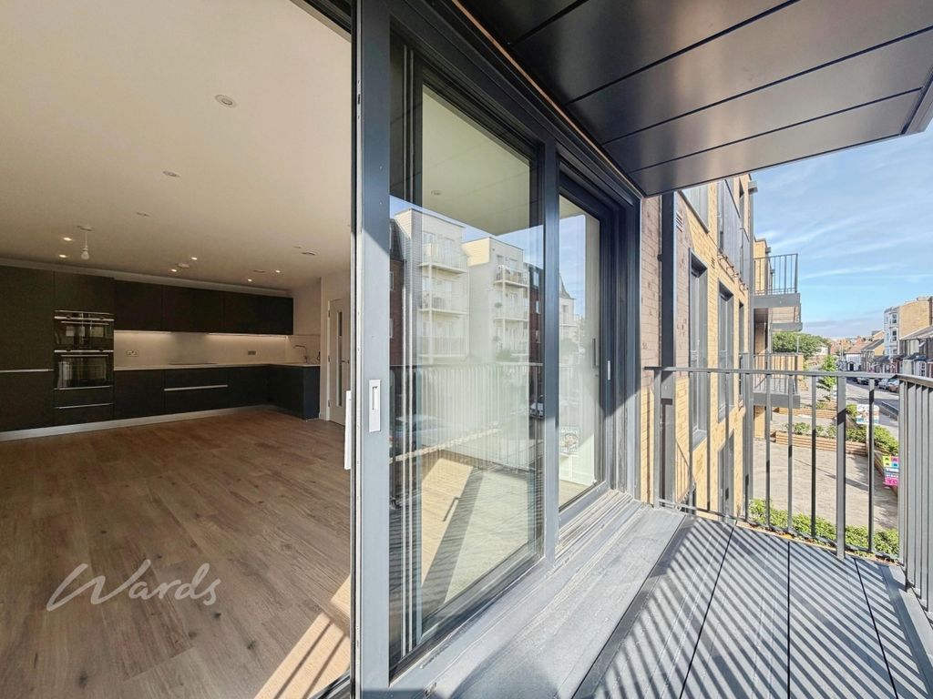 Property photo 1 of 8 Emin 20 Balcony Use