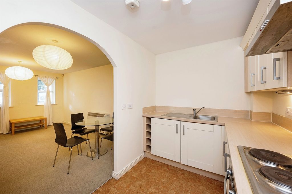 Property photo 2 of 10