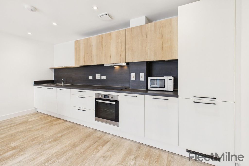 Property photo 1 of 10 Kitchen