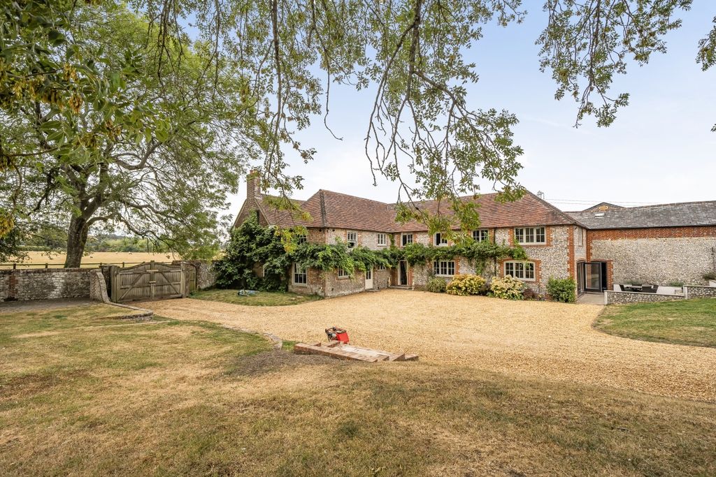 Property photo 1 of 15 External