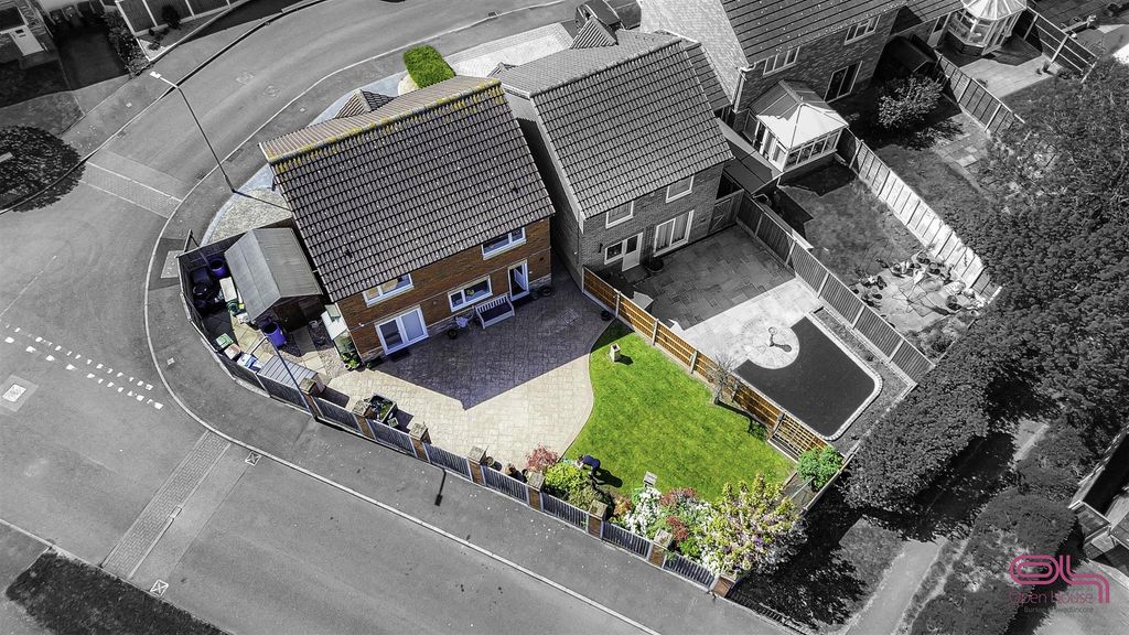 Property photo 3 of 37 Langer Close, Branston (6).Jpg