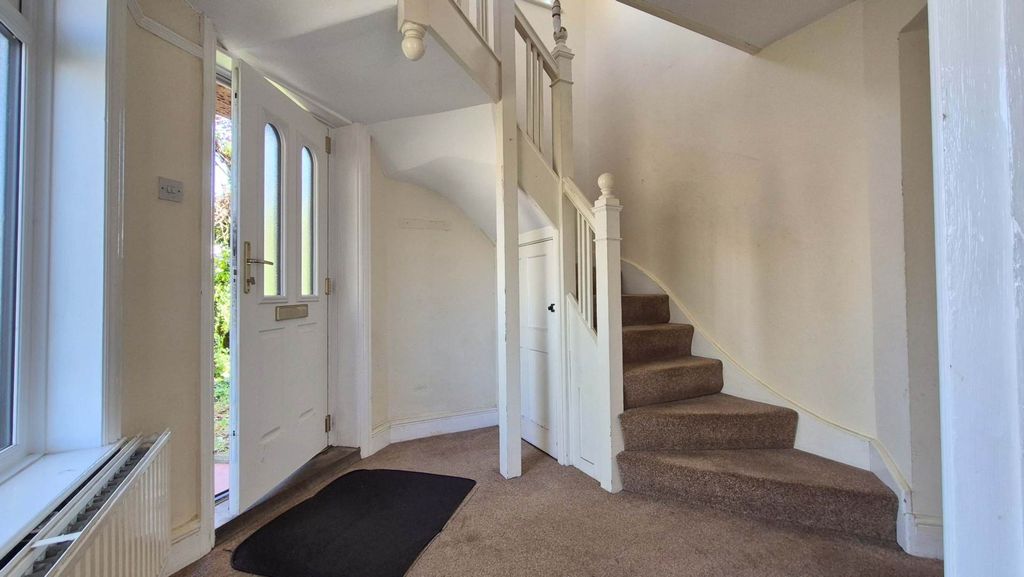 Property photo 2 of 26