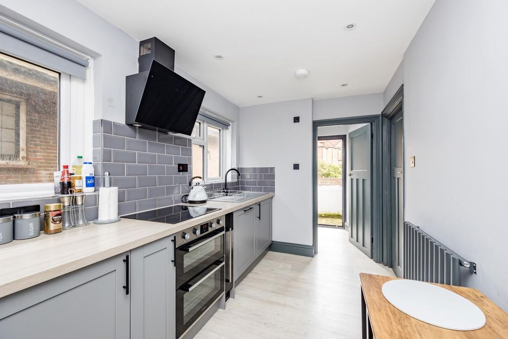 Property photo 1 of 13 High Street, Kitchen 2.Jpg