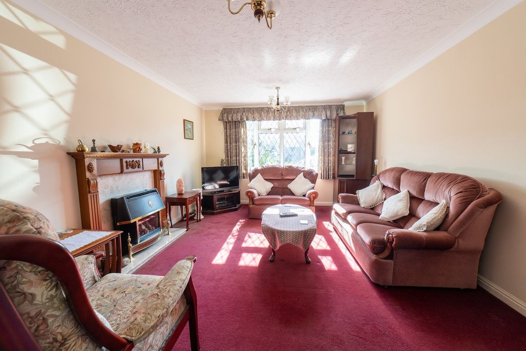 Property photo 2 of 23