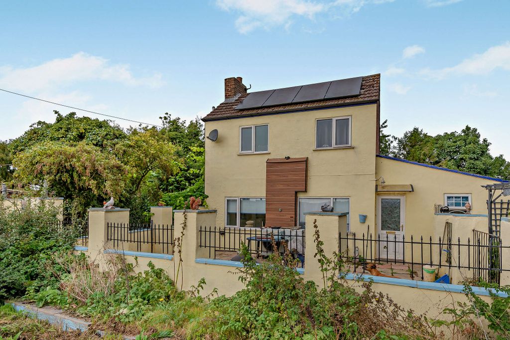 Property photo 1 of 24
