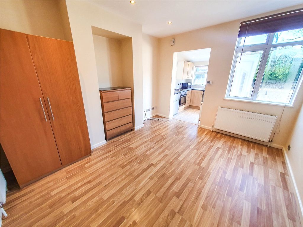 Property photo 2 of 7 Picture No. 21