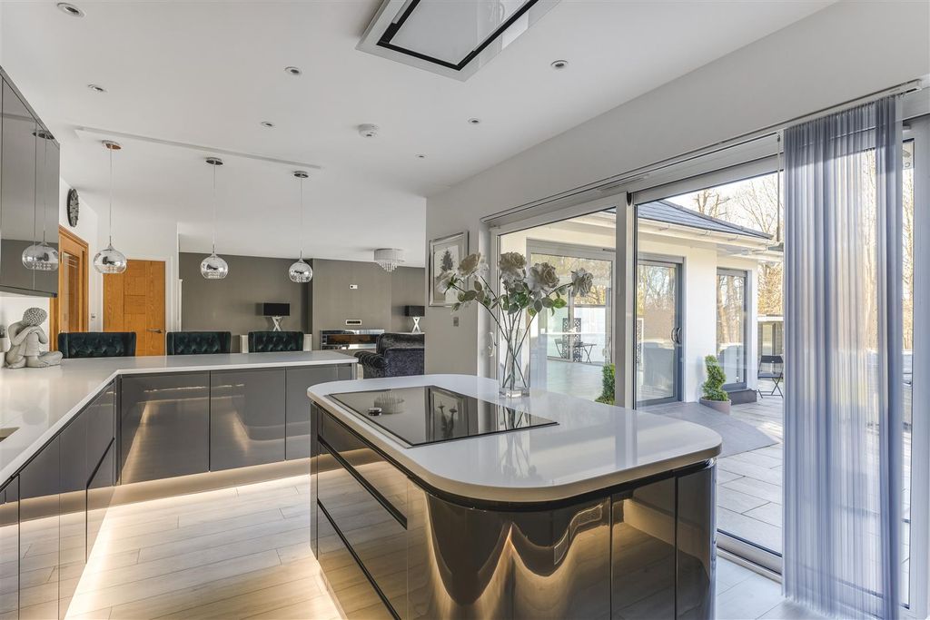 Property photo 2 of 47 Woodside-21.Jpg