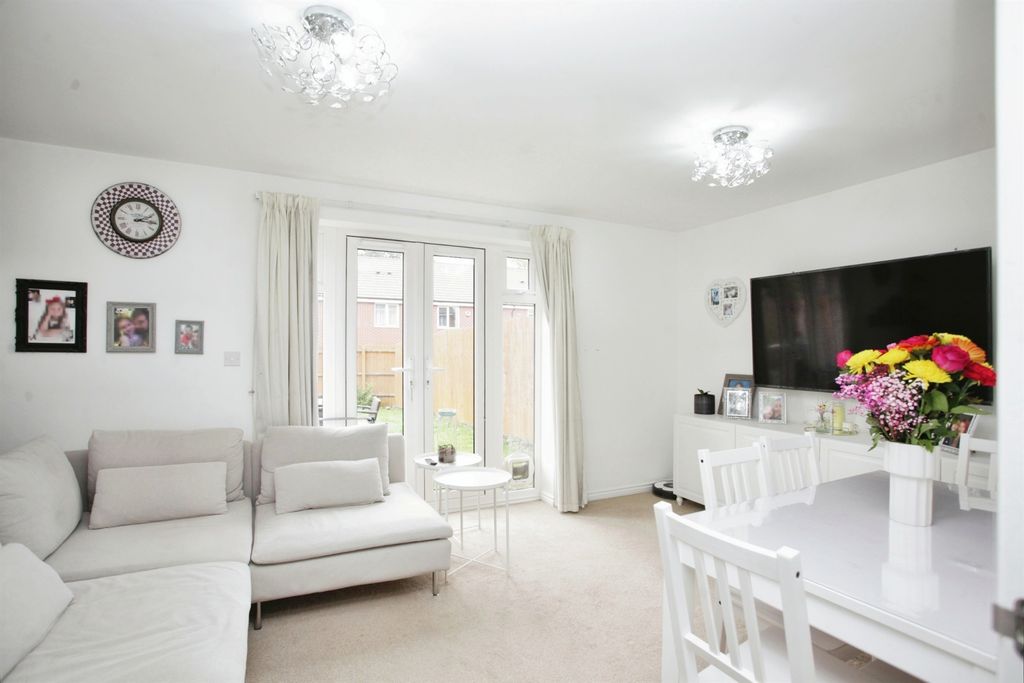 Property photo 3 of 18