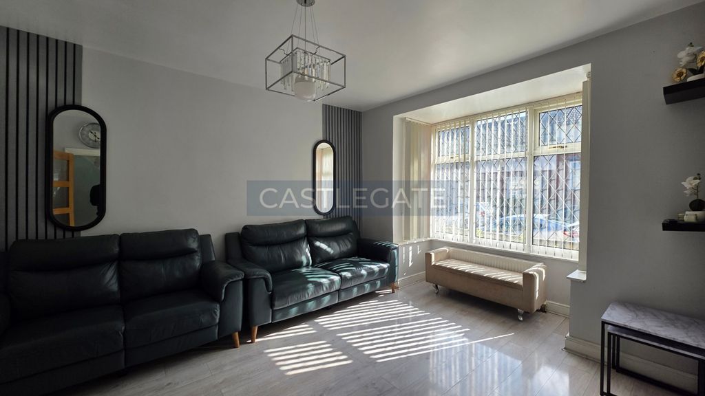 Property photo 3 of 43 34 Lynndale Avenue, Birkby, Huddersfield (6)
