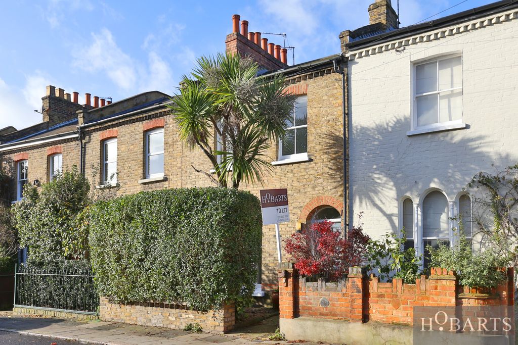 Property photo 1 of 20 Two Bedroom Period House In Mount Pleasant Crescent