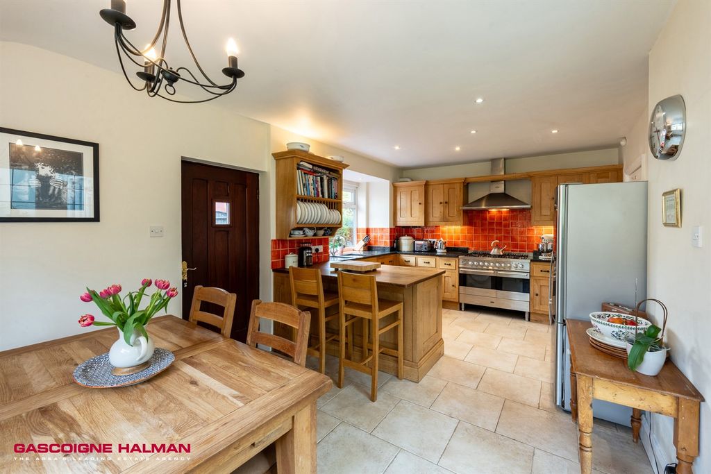 Property photo 3 of 24 Kitchen Diner