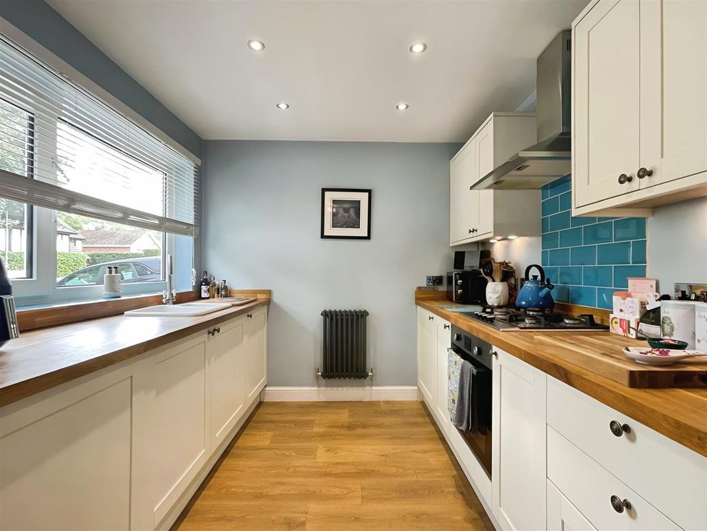 Property photo 2 of 22 Kitchen