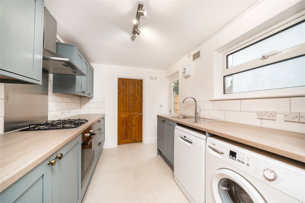 Property photo 2 of 10 Kitchen
