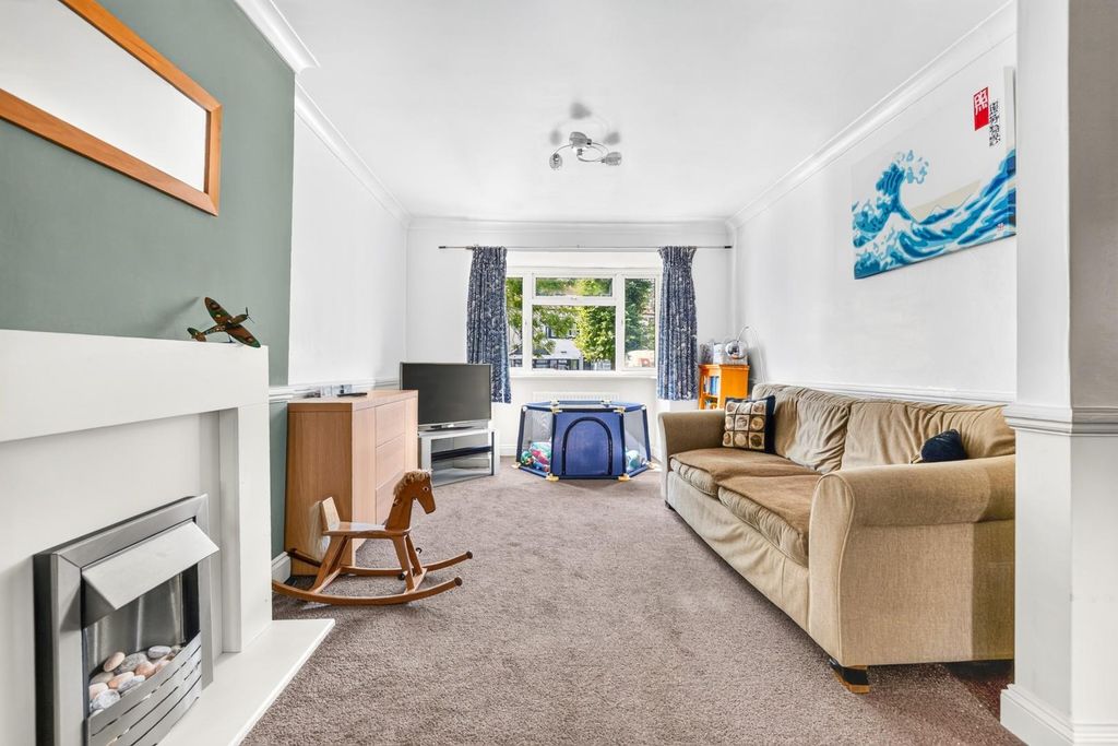 Property photo 2 of 18