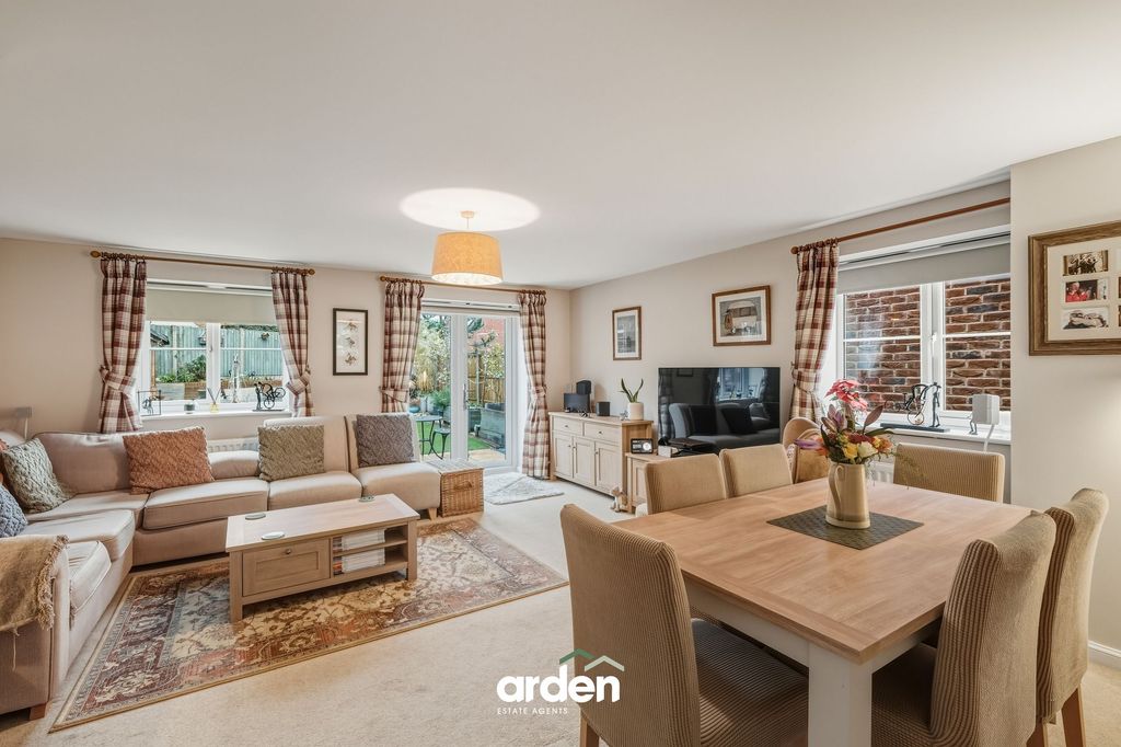 Property photo 3 of 11