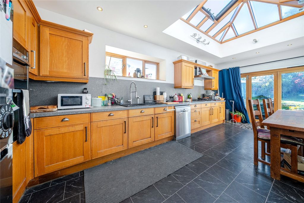 Property photo 2 of 20 Picture No. 04