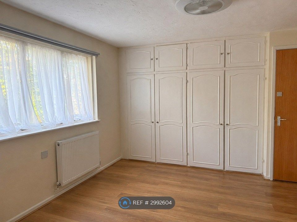 Property photo 1 of 12 Bedroom