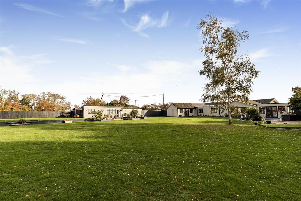 Property photo 2 of 51 37_67170.Jpg