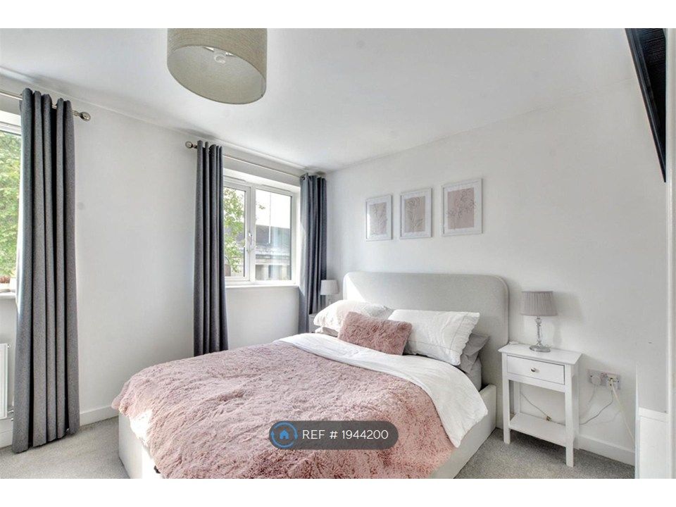 Property photo 3 of 17 2nd Floor