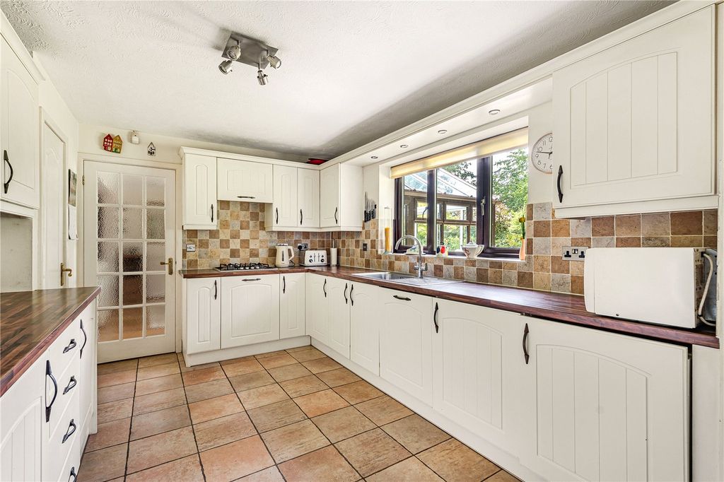 Property photo 3 of 28 Picture No. 23