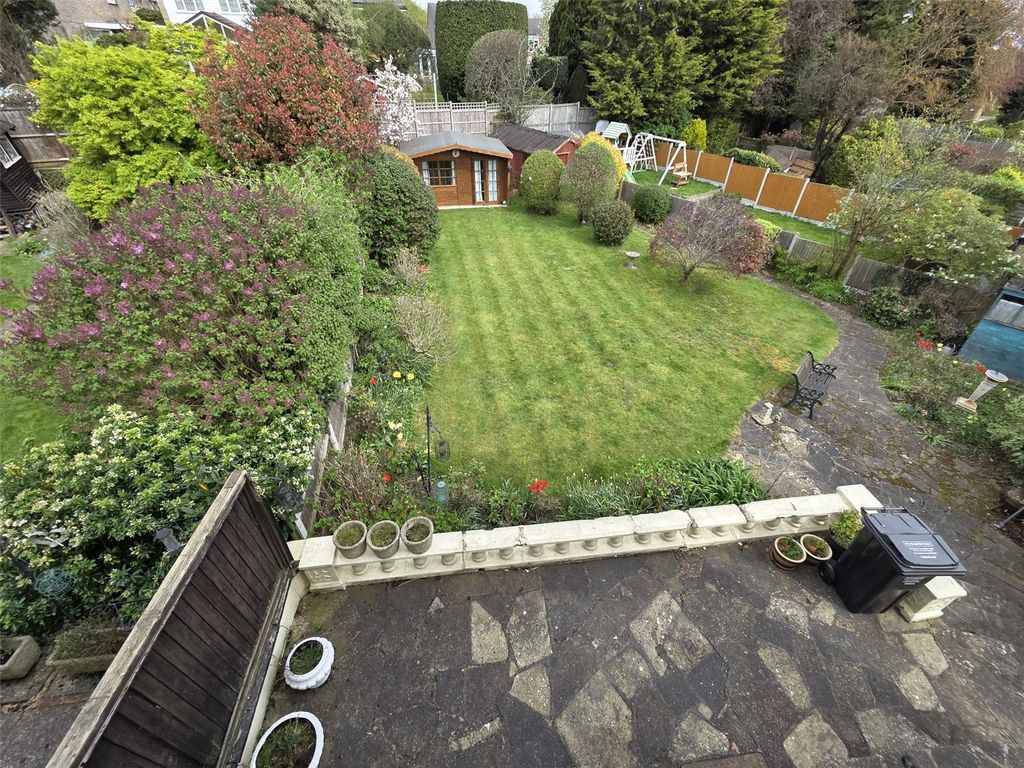 Property photo 2 of 12 Picture No. 18