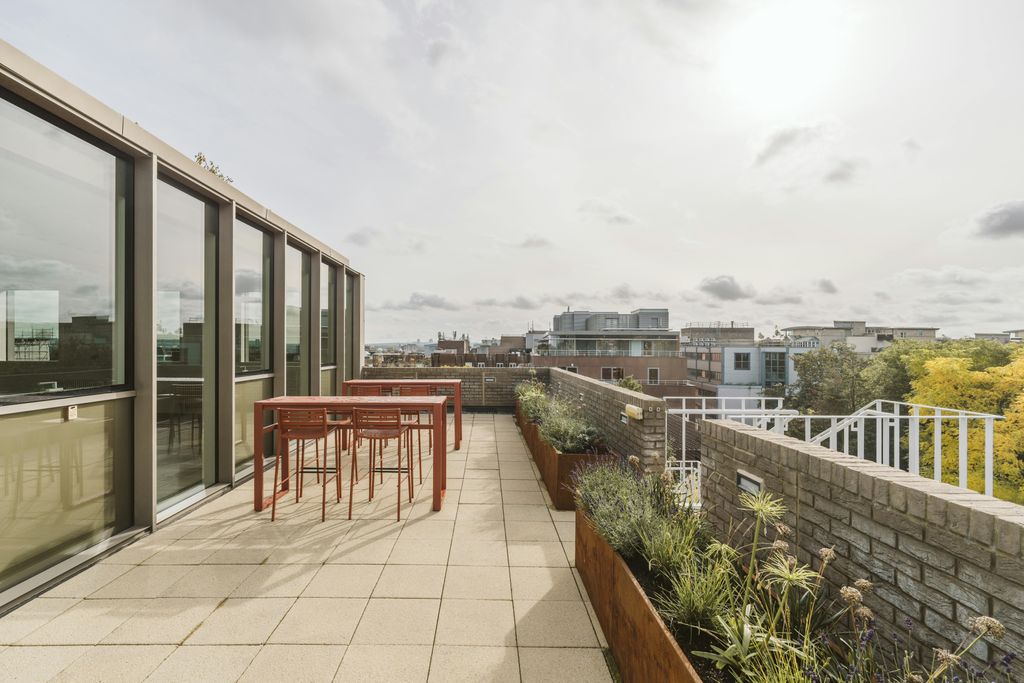 Property photo 2 of 29 241017 Mansel Court80.Jpg