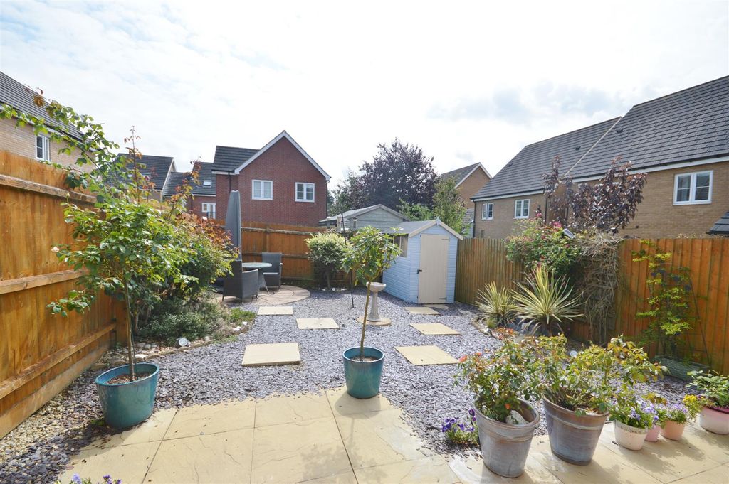 Property photo 3 of 12