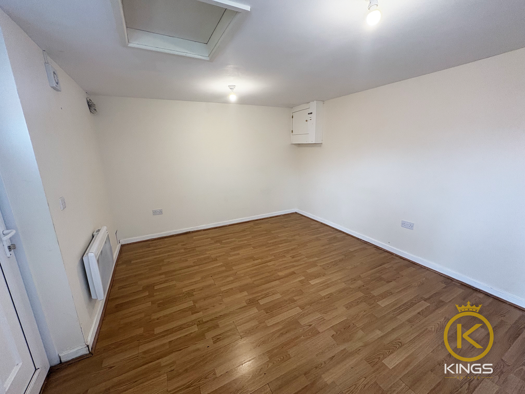 Property photo 2 of 5 125 Eastney Studio (2)