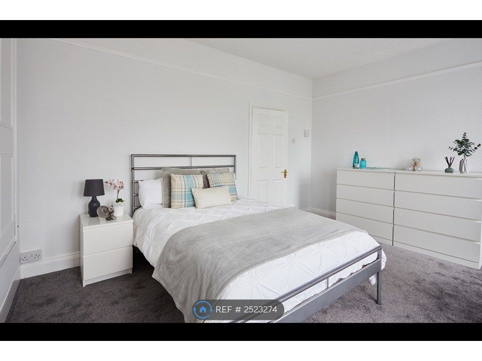 Property photo 1 of 10 Bedroom Five