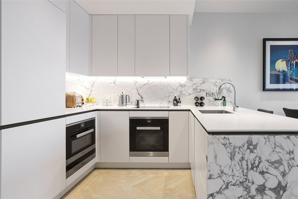 Property photo 3 of 19 Picture No. 18