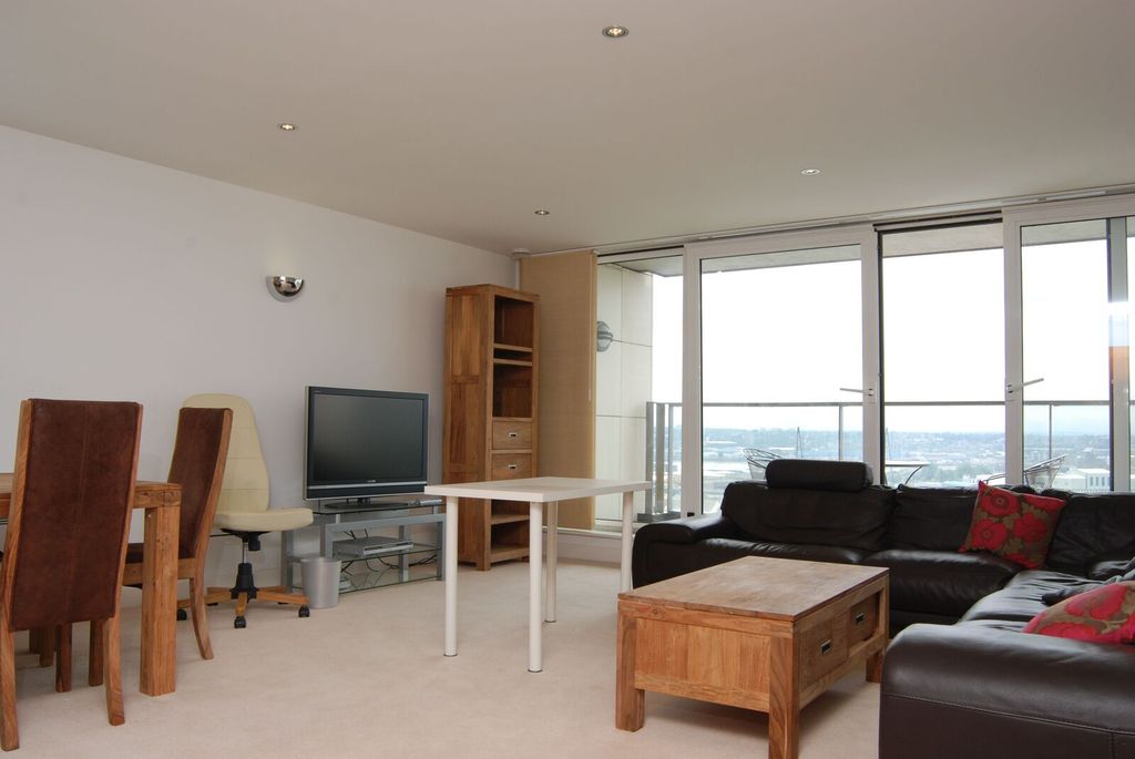Property photo 1 of 25