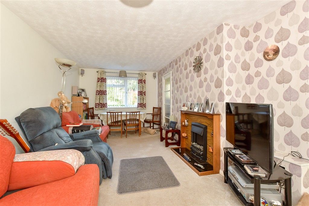 Property photo 1 of 9 Lounge/Diner