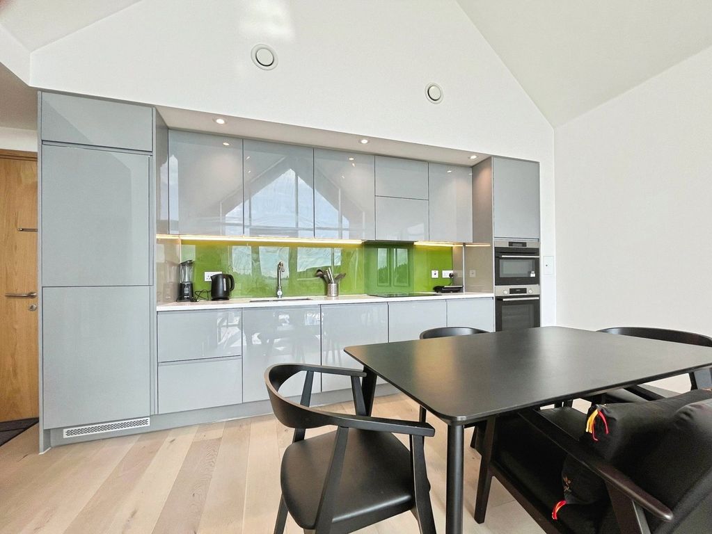 Property photo 3 of 9 Kitchen