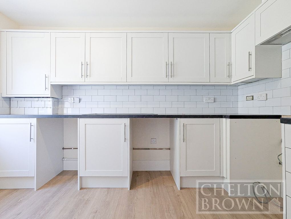 Property photo 2 of 21 Kitchen