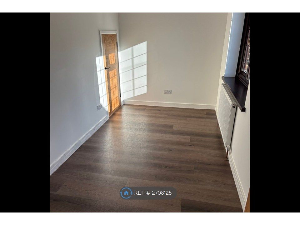 Property photo 3 of 35