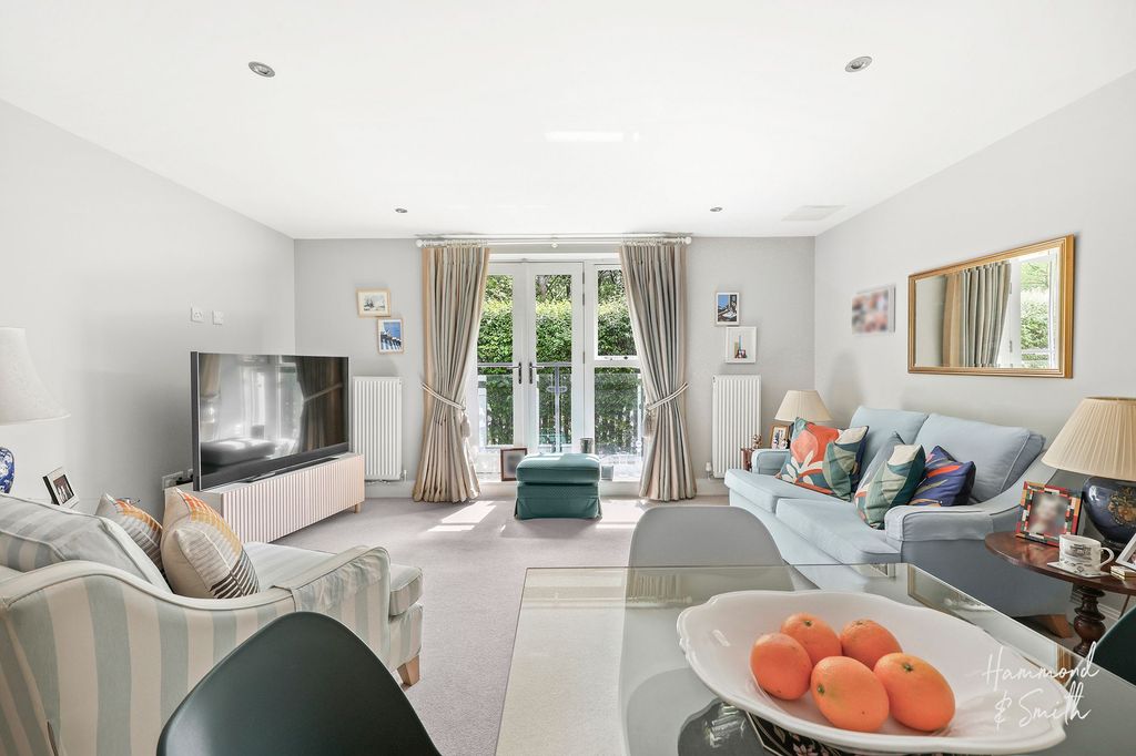 Additional image 6 of 2 bed flat for saleThornwood Road, Epping CM16