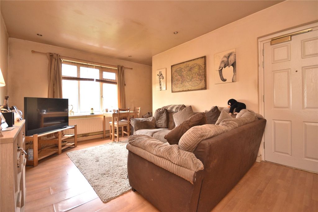 Property photo 2 of 10 Picture No. 06