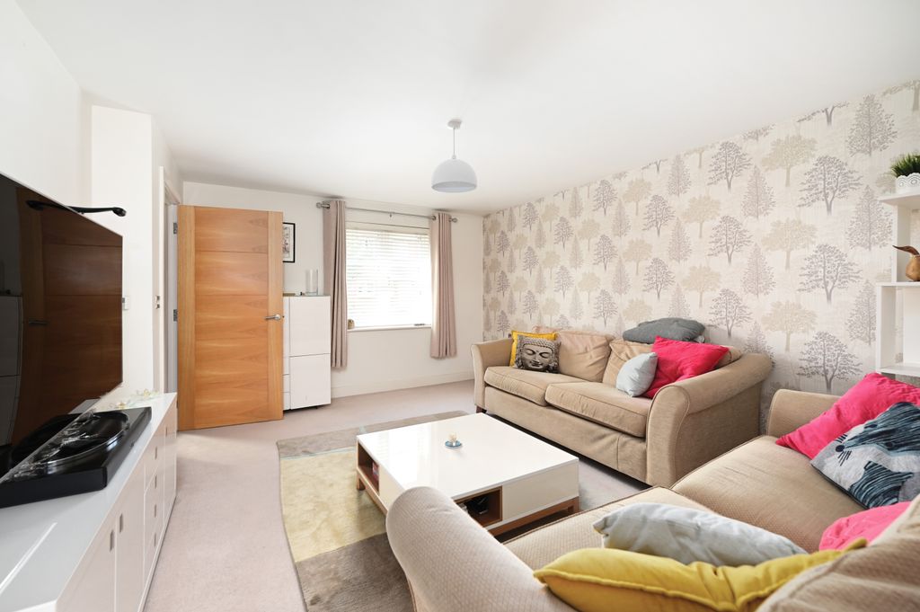 Property photo 2 of 10 8 Clarks Farm Way (7)
