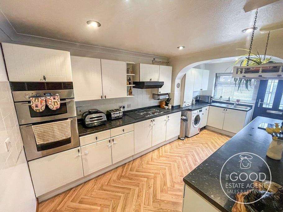 Property photo 2 of 30