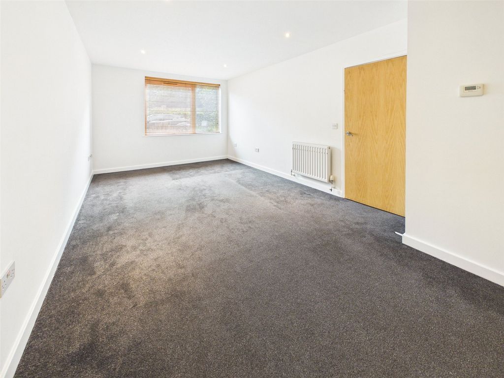Property photo 2 of 8 Picture No. 10