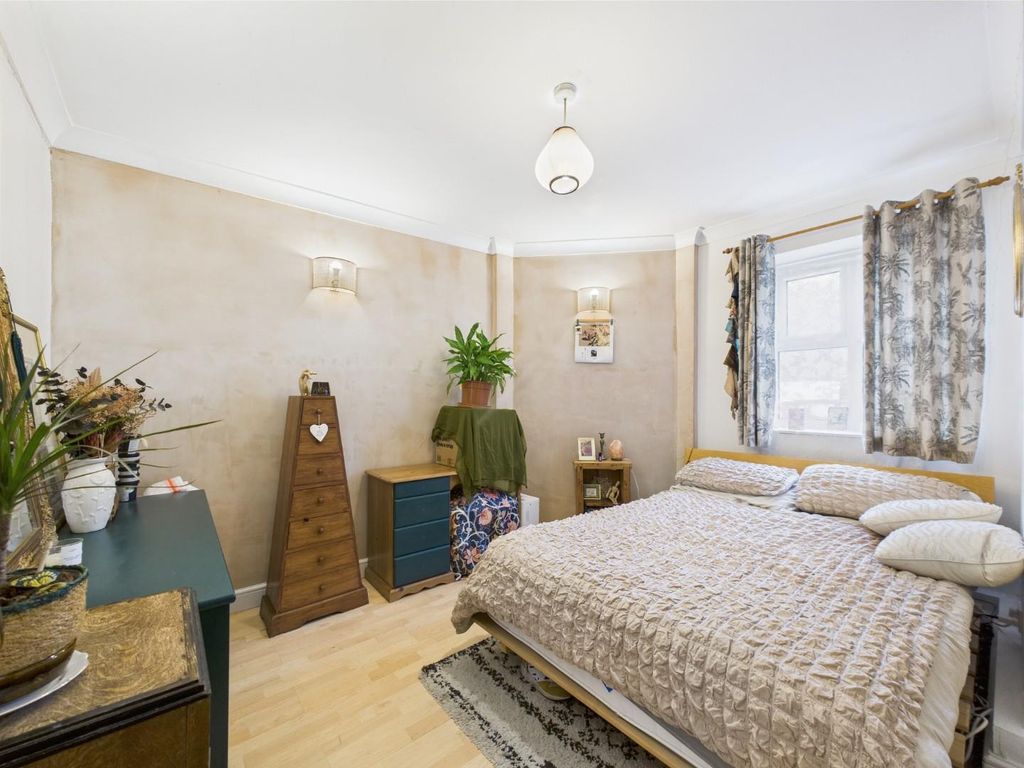 Property photo 3 of 23 Cam01530G0-Pr0274-Still001.Jpg