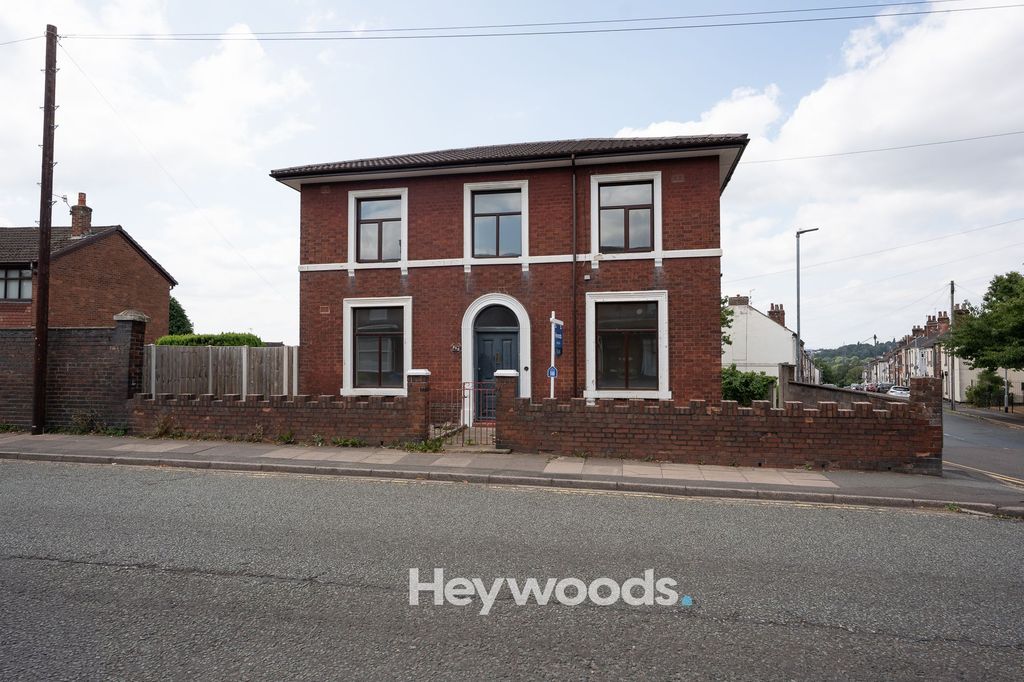 Property photo 1 of 31