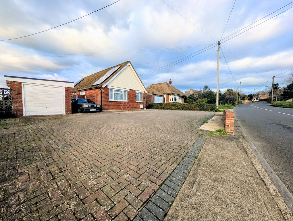 Property photo 2 of 32