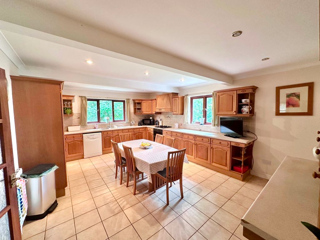 Property photo 3 of 40