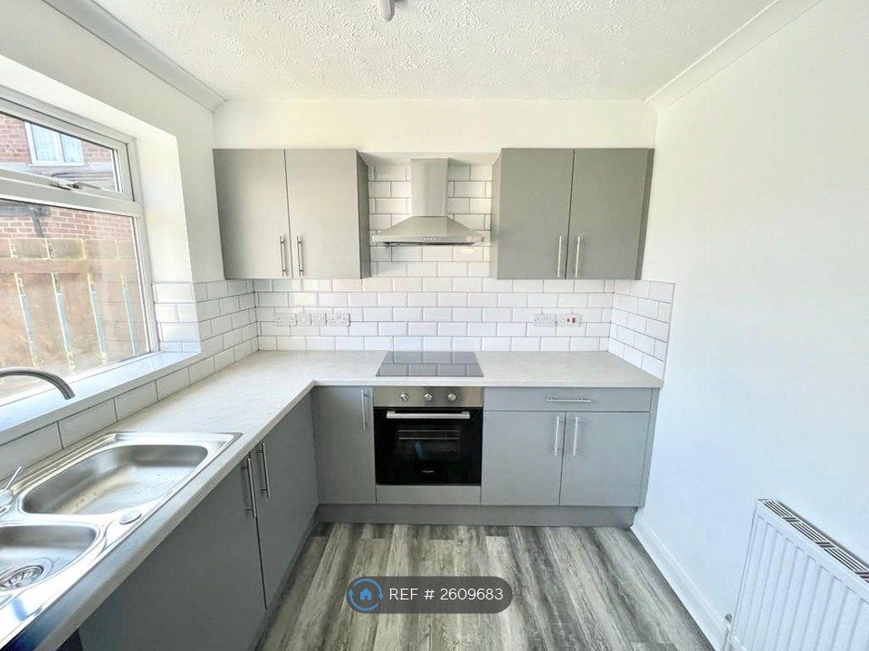 Property photo 1 of 18 Kitchen