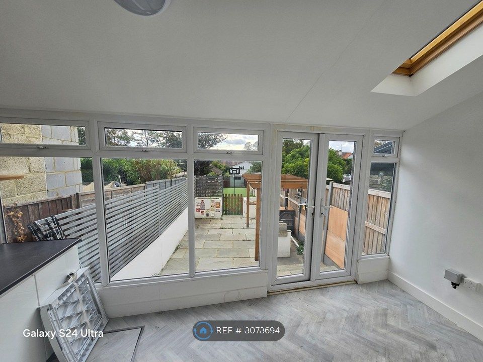 Property photo 3 of 18 Conservatory