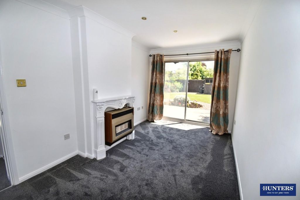 Property photo 2 of 6 Lounge