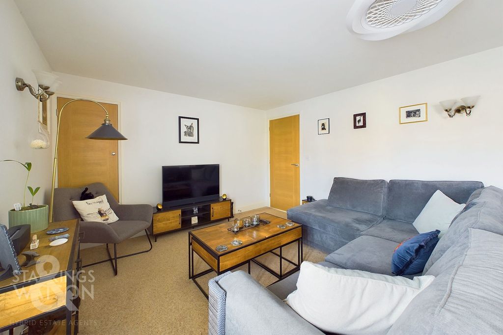 Property photo 2 of 15