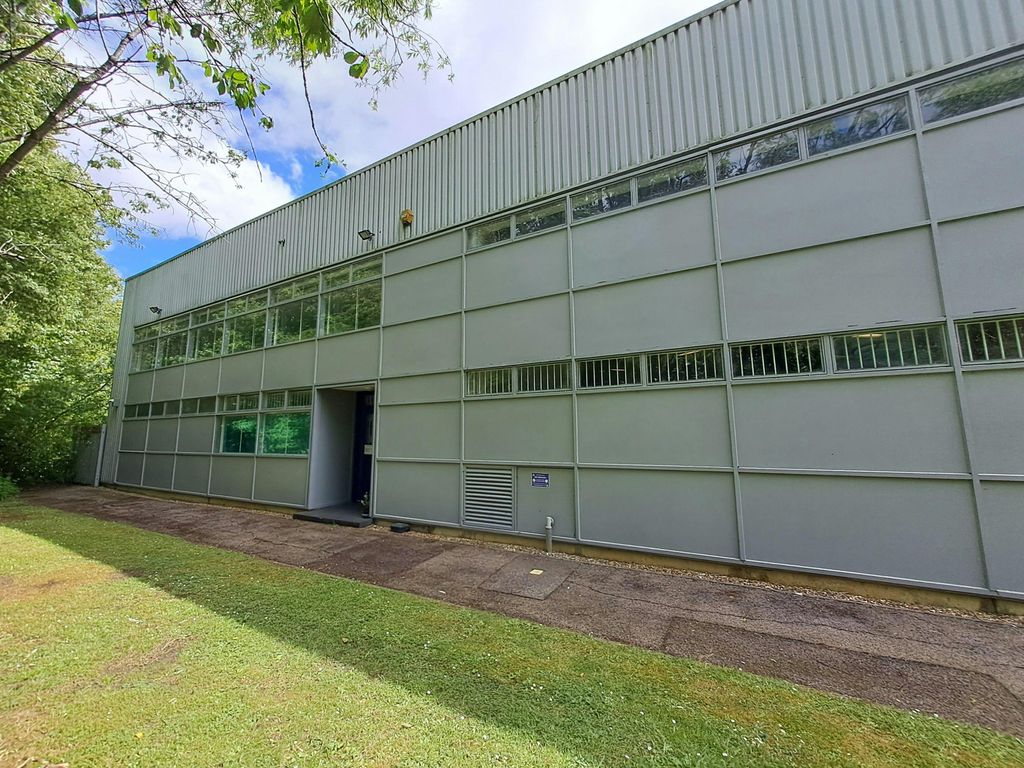 Property photo 1 of 6 803d018861ba897c8B926332F0Ec2d37-Unit-33-Clarke-Road-External.Jpg