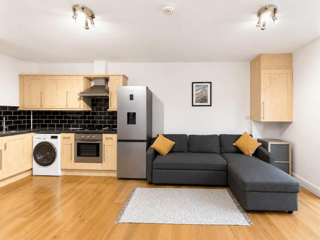 Property photo 3 of 12 Gallery